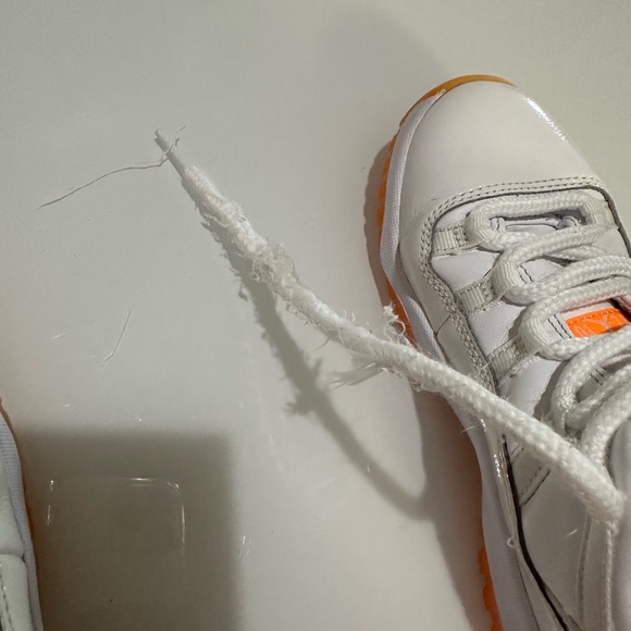 Nike Air Jordan 11 Retro Low ‘Citrus’ size 3 youth - Picture 8 of 9